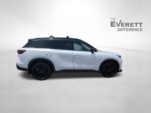 Radiant White/Black Obsidian 2026 INFINITI QX60 SPORT AWD