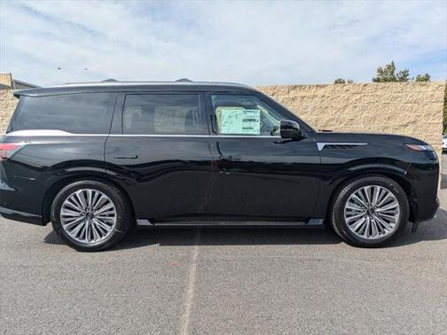2025 INFINITI QX80 Luxe