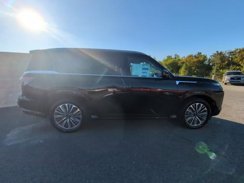 Black Obsidian 2027 INFINITI QX80 LUXE