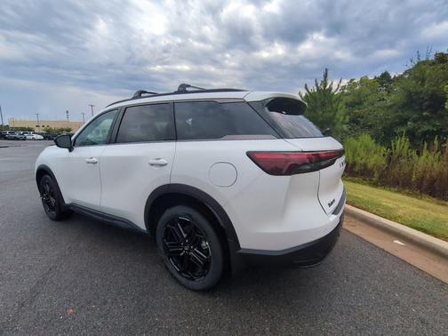 Radiant White 2027 INFINITI QX60 SPORT AWD