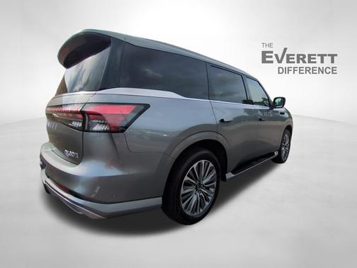 Dynamic Metal 2026 INFINITI QX80 Luxe