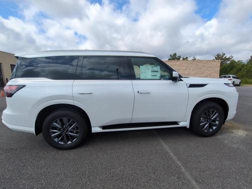 2026 INFINITI QX80 PURE