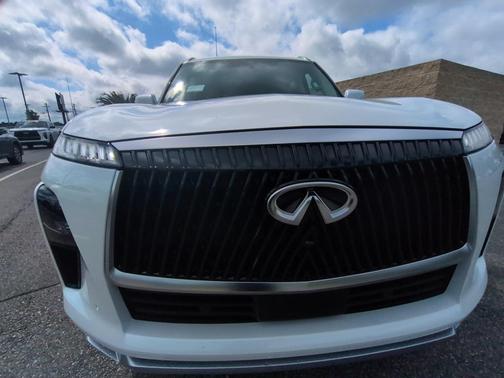 2026 INFINITI QX80 PURE