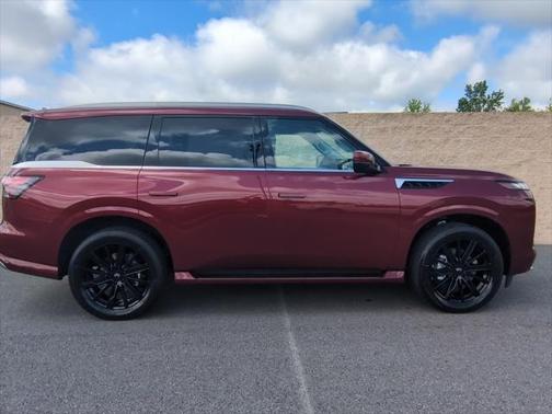 2025 INFINITI QX80 Luxe