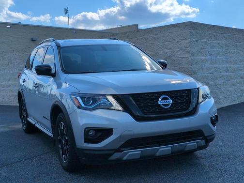 2020 Nissan Pathfinder SL 2WD