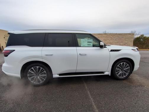 2026 INFINITI QX80 Luxe