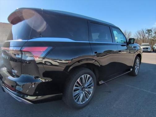 2025 INFINITI QX80 Luxe