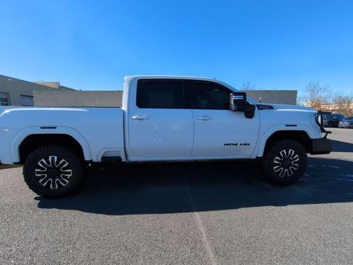 2022 GMC Sierra 2500 AT4