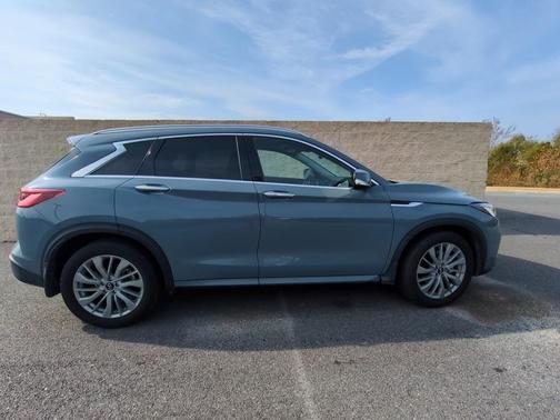 2024 INFINITI QX50 LUXE