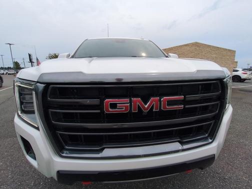 2023 GMC Yukon XL 4WD AT4