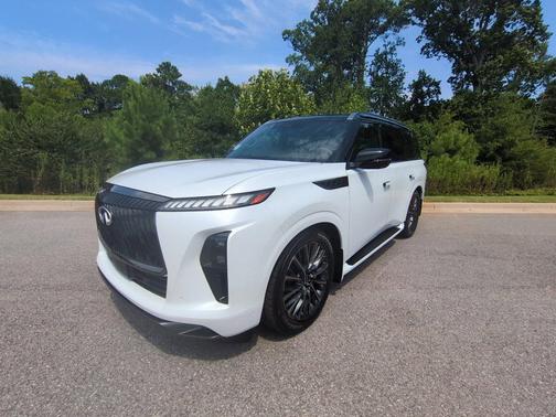 Radiant White/Black Obsidian 2027 INFINITI QX80 AUTOGRAPH