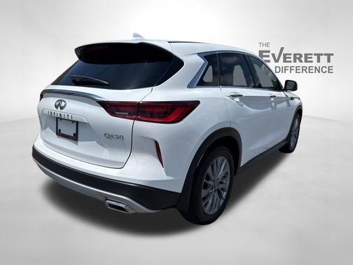 Lunar White 2024 INFINITI QX50 PURE