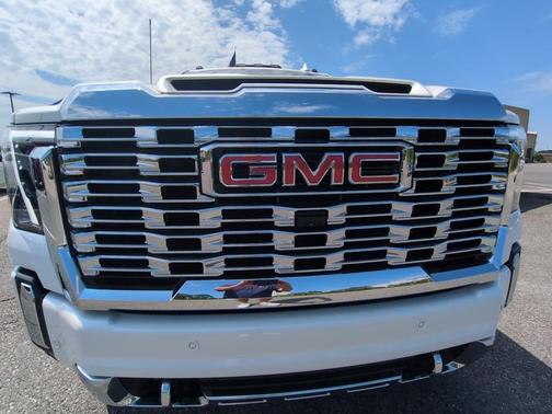 2024 GMC Sierra 2500 Denali