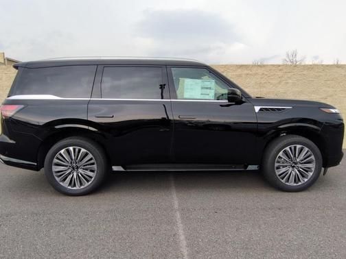 2025 INFINITI QX80 Luxe