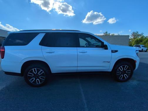 2023 GMC Yukon 4WD AT4