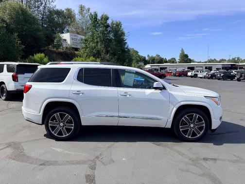 White Frost Tri-Coat 2019 GMC Acadia Denali