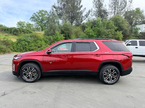 Cherry Red Tintcoat 2022 Chevrolet Traverse LT Cloth