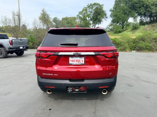 Cherry Red Tintcoat 2022 Chevrolet Traverse LT Cloth