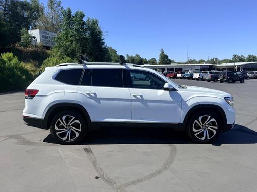 Pure White 2021 Volkswagen Atlas 3.6 V6 SEL Premium