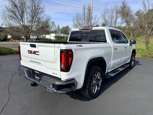 Summit White 2026 GMC Sierra 1500 SLT