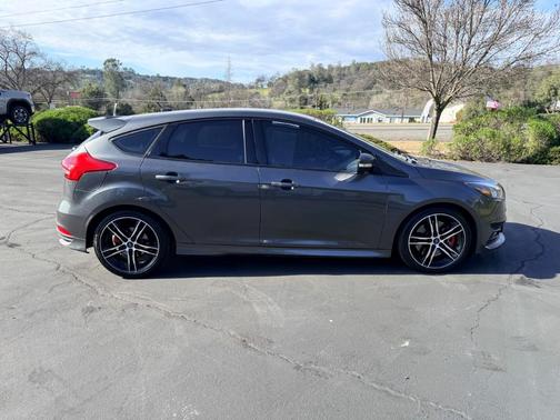 2016 Ford Focus ST Base
