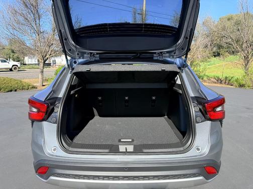 Sterling Gray Metallic 2026 Chevrolet Trax LT