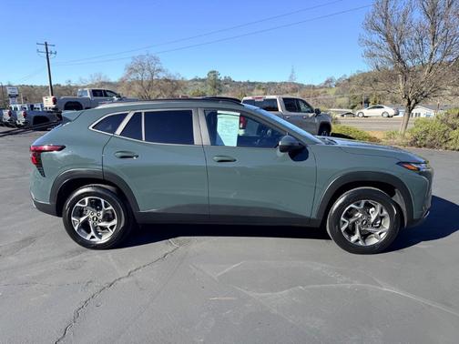 2025 Chevrolet Trax LT