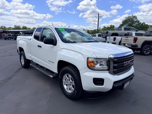 Summit White 2018 GMC Canyon