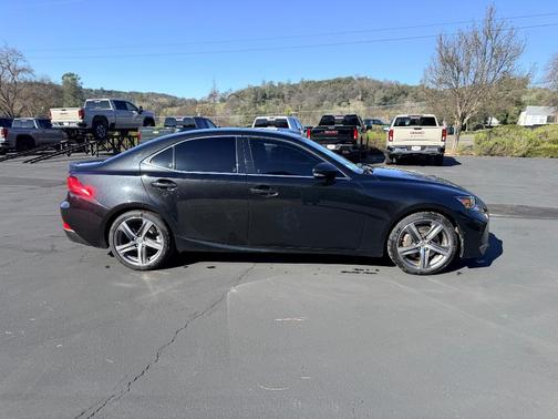 2018 Lexus IS 300 Base