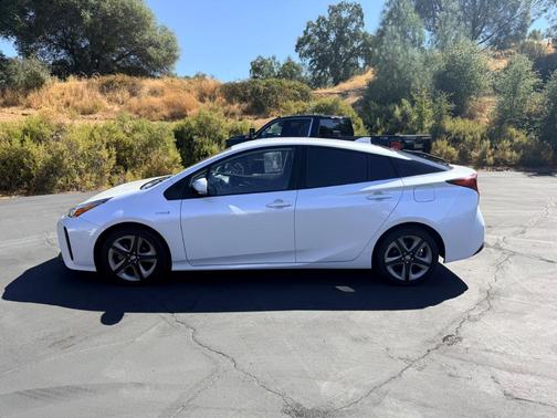 2021 Toyota Prius XLE