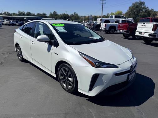 2021 Toyota Prius XLE