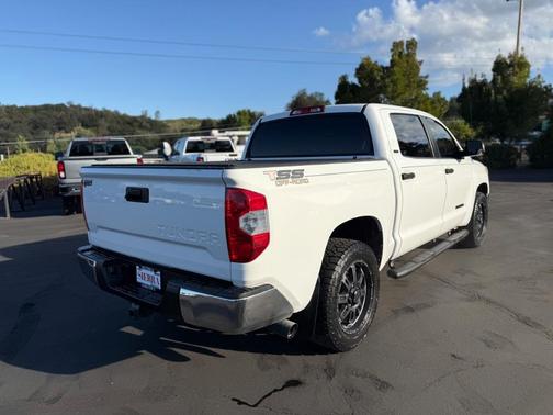 2017 Toyota Tundra SR5