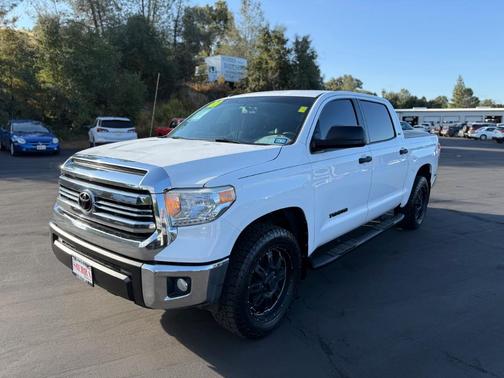 2017 Toyota Tundra SR5