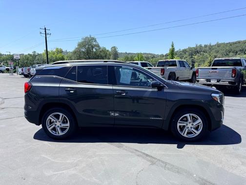 Graphite Gray Metallic 2018 GMC Terrain SLE