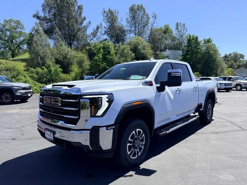Glacier White 2026 GMC Sierra 2500 SLT