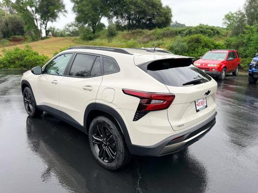White Sand 2026 Chevrolet Trax ACTIV