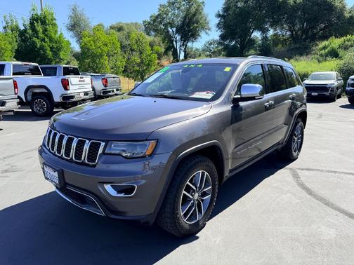 Gray 2017 Jeep Grand Cherokee Limited
