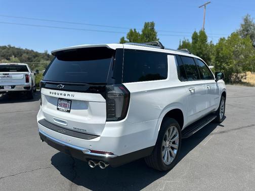 2025 Chevrolet Suburban Premier
