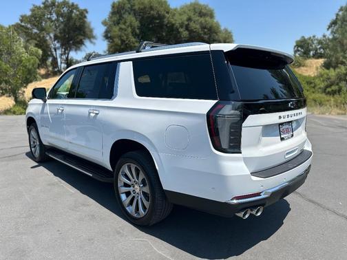 2025 Chevrolet Suburban Premier