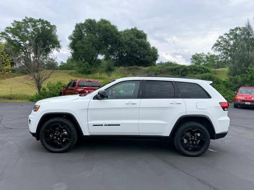 2019 Jeep Grand Cherokee Laredo