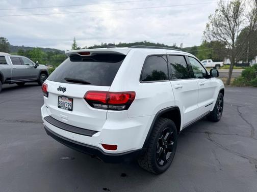 2019 Jeep Grand Cherokee Laredo