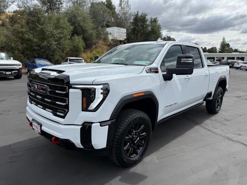 2025 GMC Sierra 2500 AT4