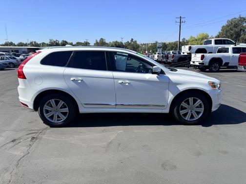 2017 Volvo XC60 T5 Inscription