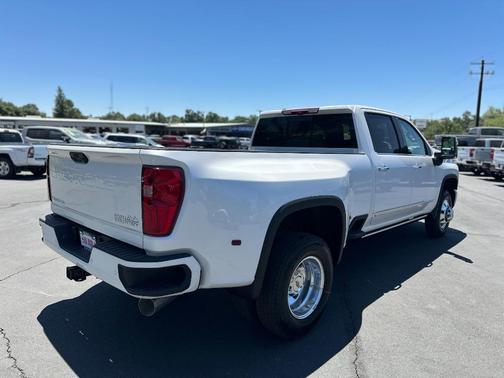 2025 Chevrolet Silverado 3500 High Country