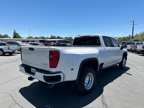 2025 Chevrolet Silverado 3500 High Country