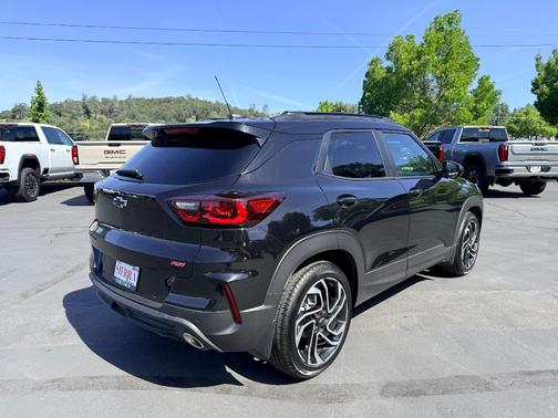 Mosaic Black Metallic 2026 Chevrolet Trailblazer RS