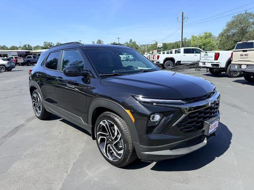 Mosaic Black Metallic 2026 Chevrolet Trailblazer RS