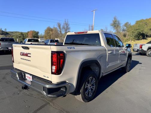 2026 GMC Sierra 1500 SLE