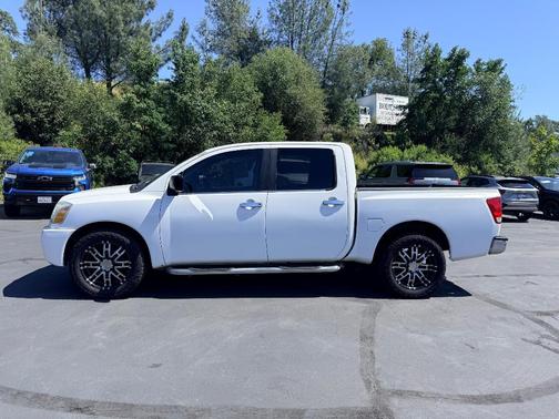 White 2006 Nissan Titan XE Crew Cab