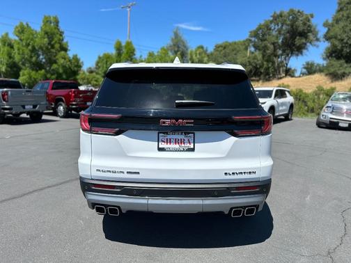 2025 GMC Acadia Elevation